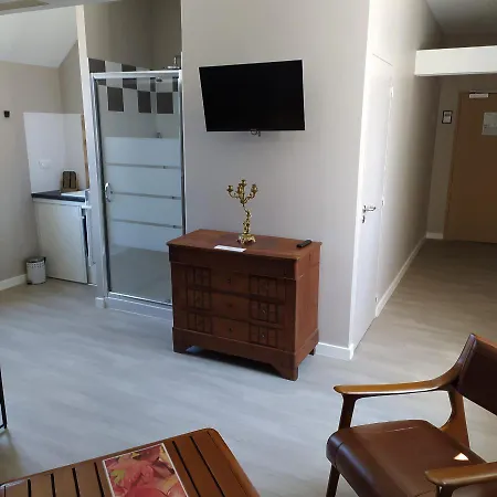 Hotel Domaine De Bertheauville