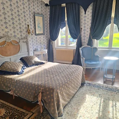 Domaine De Bertheauville Hotel *