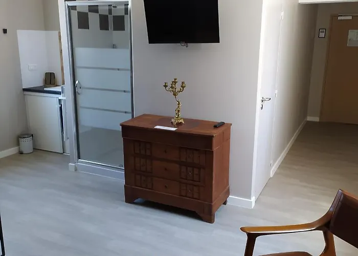 Hotel Domaine De Bertheauville