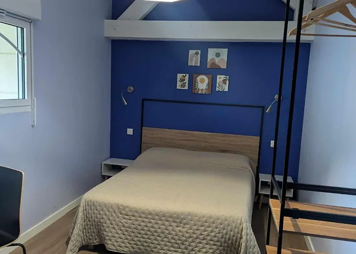 Domaine De Bertheauville Hotel *